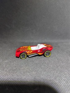 HOT WHEELS 2014 RACE CAR RED CARBONIC #10 - Bild 1 von 5
