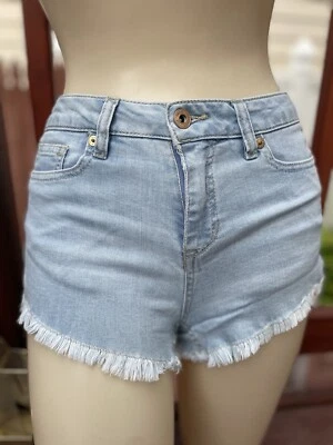 Shorts jeans azul asfalto cintura alta tamanho 26 lavagem leve corte atrevido - Imagem 1 de 4