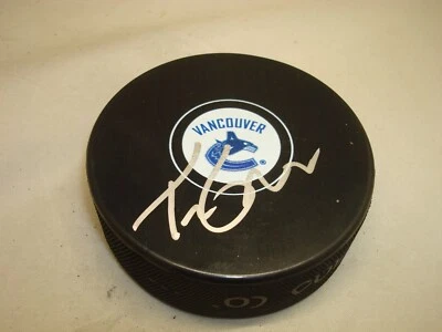 Disco de hockey firmado por Travis Green Vancouver Canucks autografiado 1B Foto 1 de 2
