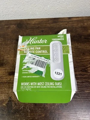 Hunter 99392 Universal 3 Speed Ceiling Fan Handheld Remote Control in White - Image 1 of 4