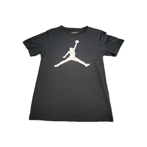 Boy's Jordan Air t-shirt size 12-13 Large Black with Jordan logo  147-163cm - Bild 1 von 5