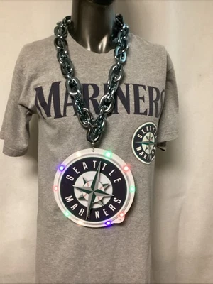 VTG Shirt & Seattle Mariners Fan Oversized Plastic Chain Necklace Foam Emblem - Image 1 of 4