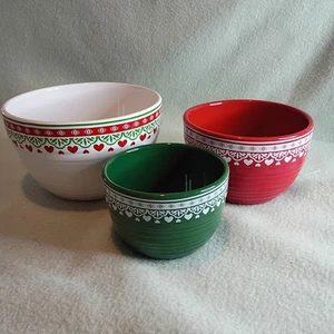 DEI Holiday verschachtelte Servierschalen 3er Set - weiß rot & grün Herzen 6" 5" 4" - Bild 1 von 15