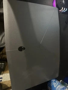 Alienware M15 R2 15,6 Laptop - i7-9750H - RTX 2060 6GB - 512GB SSD - 16GB RAM - Bild 1 von 2
