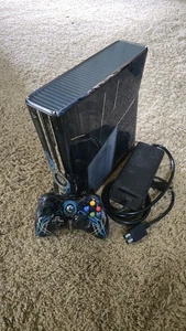 Halo 4 Limited Collector's Edition Xbox 360 Console Included With Controllers - Picture 1 of 7