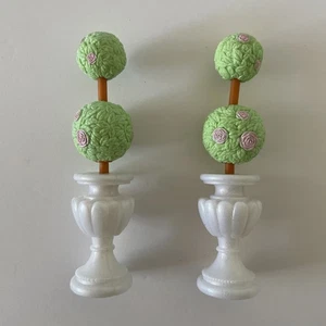 Barbie Mini Kingdom erweiterbares Schloss Spielset - 2 Topiary Pflanzen - Bild 1 von 2