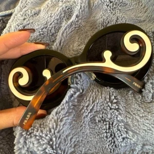 gafas de sol barrocas prada - Imagen 1 de 5
