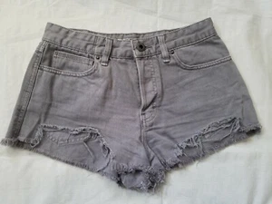Jeans corti donna FREE PEOPLE donna 27 o 3/4 orlo grezzo grigio denim bottoni mosca 68€ nuovi - Foto 1 di 5