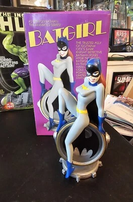 Batgirl Bat Signal Porcelain Statue - 2001 DC Direct Limited Ed 4882 of 5000 - Изображение 1 из 4