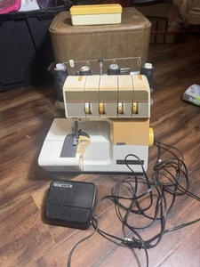 Vintage WHITE-Sewing  Machine 228 Jaguar - Picture 1 of 24