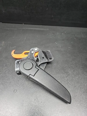 06-09 Saturn Sky Pontiac Solstice трансформируемый верх крыши защелка замок спусковая ручка - Изображение 1 из 4