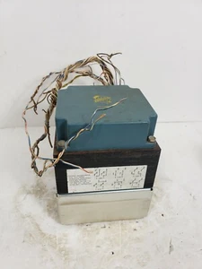 Vintage Tektronix Power Transformer / 120-0344-00 with Mounting plate - Picture 1 of 9