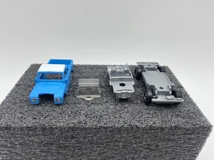 Hot Wheels UNSPUN Land Rover Series III Pickup Blue 1/64 Scale FREE SHIPPING - Picture 1 of 7