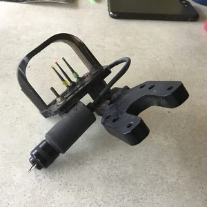 Archer’s Choice bow sight 3 Pin With Light - Picture 1 of 4