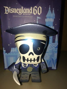 Pirate Skeleton Pillager Blue Disneyland 60th VARIANT Park Starz Vinylmation - Imagen 1 de 3