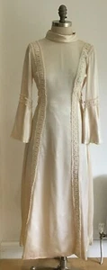 Vestido de Boda True Vintage Principios de los Años 70 Champagne Satén, Talla 8 Reino Unido - Imagen 1 de 11