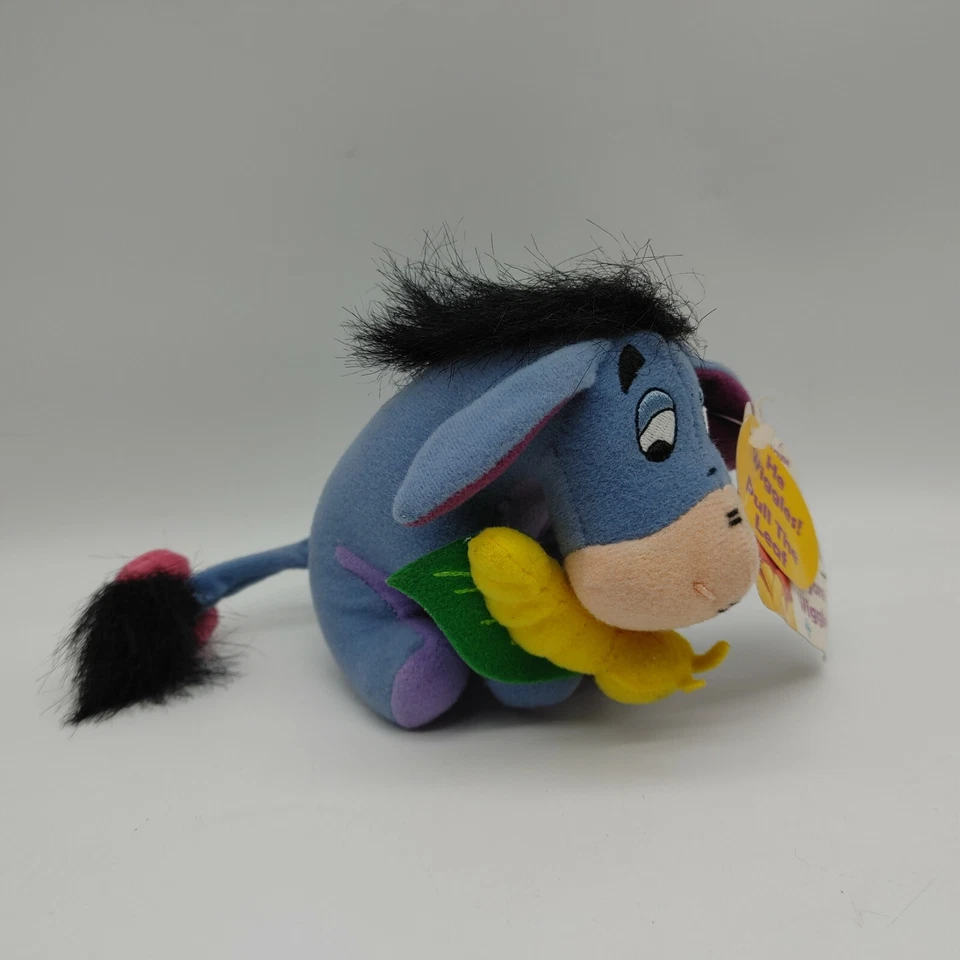 Applause Winnie the Pooh EEYORE WIGGLER 6" Peluche Tog Pull Leaf & He Wiggles RARO Foto 1 de 4