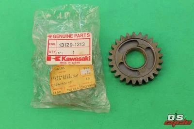 NOS KAWASAKI 1980 KDX250 OUTPUT SHAFT 3RD GEAR PART# 13129-1213 - Image 1 of 4