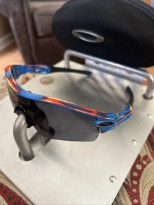 Oakley Radar Distressed Red Blue Yellow Frame Gray Lenses Sunglasses Fast S/H - Picture 1 of 5