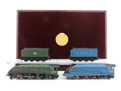 OO Bachmann Branchline LNER London North Eastern 4-6-2 Mallard Steam 2-Unit Set - Image 1 of 4