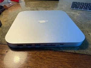 Qwiizlab UH25 PRO USB-C Hub/Dual Drive Enclosure for Mac Mini M2/M1/Intel SILVER - Afbeelding 1 van 10
