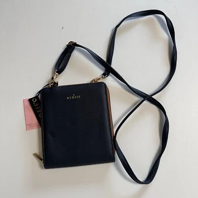 Bolso Bandolera Kedzie “Best Little Bag” Azul Marino Dorado Saffiano Cuero Vegano Nuevo con Etiquetas Foto 1 de 4