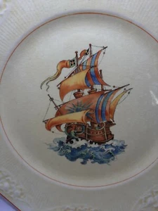 PLATO DECORATIVO amarillo velero THOMPSON POTTERY de colección, borde floral elevado - Imagen 1 de 10