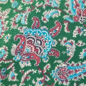 VINTAGE FABRIC LARGE REMNANT 70’s Green paisley 44” X 72 - Picture 1 of 5