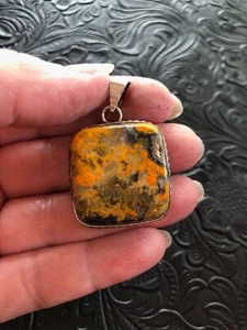 Orange schwarz Hummel Biene Jaspis Anhänger rau und rustikal 1,5" Handwerker Südwesten - Bild 1 von 3