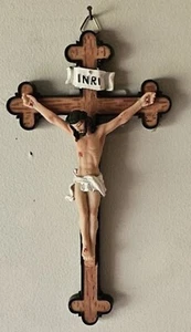 JESUS ON THE CROSS GOD INRI HOLY RELIGION RELIGIOUS CRUCIFIX WALL HANGING  - Picture 1 of 3