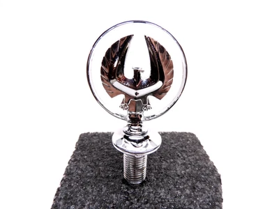 NOS MOPAR CHRYSLER LEBARON CHROME HOOD ORNAMENT & BASE #4074758 1970'S 1980'S - Imagem 1 de 4