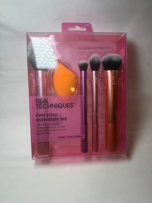 Juego de cepillos Real Techniques Everyday Essentials - Pack de 5 cara+ojo+mejilla Foto 1 de 4