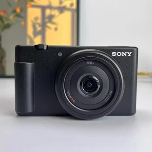 Sony ZV-1F 20.1MP Vlog Camera Fast Auto Focus Content Creator Pro Vlogging Tool - Picture 1 of 15