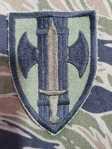 US Army Cut Edge 18th MP Brigade Shoulder Patch OG-107 Twill Subdued 04 - Bild 1 von 1