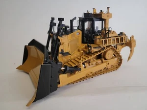 Caterpillar D9 Dozer - 3 Shank Ripper & U Blade 1/24 - CCM - Diecast - 2022 - Picture 1 of 6