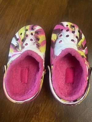 Zueco Crocs Rosa Forrado Difuso Multicolor Tie Dye Unisex Niño Pequeño Niños Talla C8 Foto 1 de 4