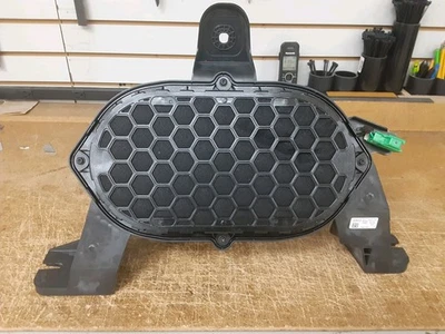 Subwoofer B&O para camioneta Ford serie F 2021-2025 Foto 1 de 2