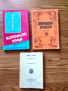 RARE Book Lot x3 Swami Sivananda Hinduism Meditation Spirituality Yoga Guru - Imagen 1 de 7