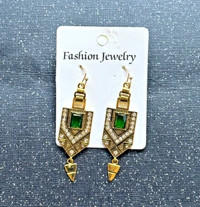 ER7300 GOLD TONE GREEN & CLEAR CRYSTAL DANGLE HOOK EARRINGS - Picture 1 of 1