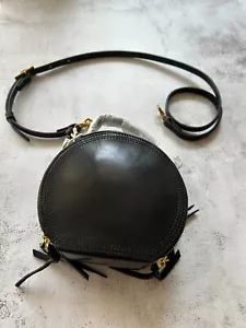 Handmade Vegetable Tanned Leather Crossbody Bag in Black color - Picture 1 of 8