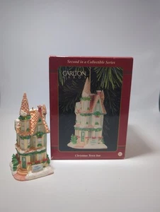 Carlton Cards Ornament Christmas Town Inn Bed and Breakfast Victorian 1997 - Bild 1 von 2