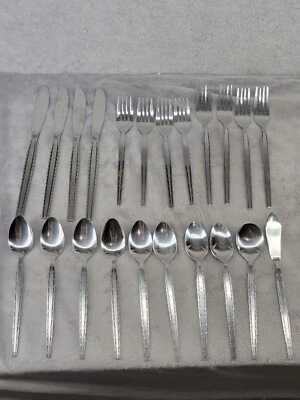 Juego de 22 tenedores, cucharas y cuchillos vintage de acero inoxidable Rogers Regina Ensenada Foto 1 de 4