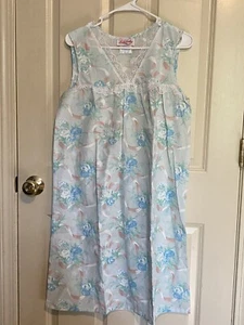 VINTAGE LADY LINDSAY WOMENS SLEEPWEAR 3/4 GOWN Blue FLOWERS SIZE Medium MADE USA - Picture 1 of 5