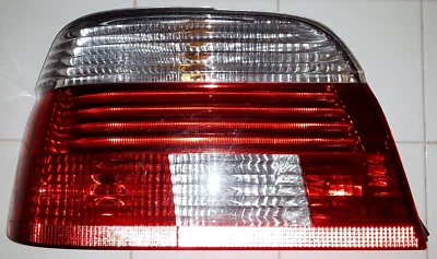 Conjunto de luz trasera BMW 525i 2003 E39 (2001-) carcasa lado del conductor/trasero izquierdo UC Foto 1 de 4