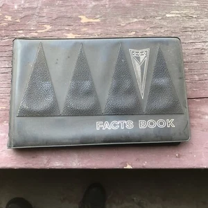 1962 Pontiac Facts Book - GM Dealership Salesman Item Rare - Pictures Fast Ship - Picture 1 of 7