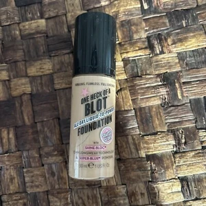 Soap & Glory One Heck of a Blot Foundation - Cool Sand - Picture 1 of 1