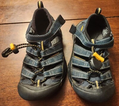 Sandália Keen Newport Criança Menino Preta Caminhada Água Alça Ajustável Sapatos Tamanho 9 - Imagem 1 de 4