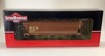 HO Scale Intermountain ACF 4650 3 Bay Covered Hopper Kansas City Southern - KCS - Image 1 of 4