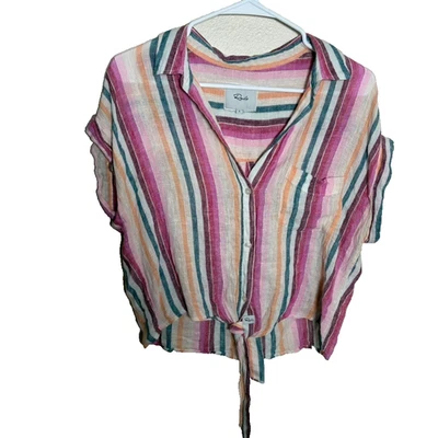 Blusa feminina Rails listrada pequena decote em V com botões e colarinho metálico - Imagem 1 de 4