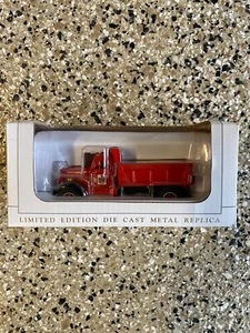 1/50 SPEC CAST WHITE WC22 DUMP TRUCK INTERNATIONAL HARVESTER - Picture 1 of 4